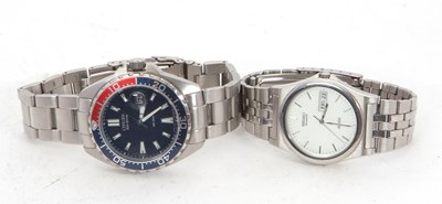 Lot 325 - Mixed Lot:  Two gents wristwatches, one...
