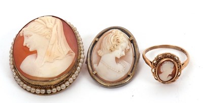 Lot 137 - A quantity of cameo's: to include a 9ct cameo...