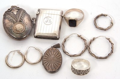 Lot 269 - A quantity of silver and white metal jewellery:...