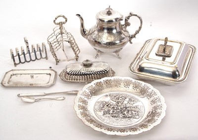Lot 260 - Mixed Lot: Silver plated wares to include...