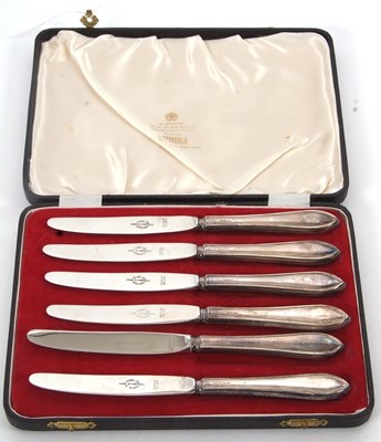 Lot 262 - A cased set of six silver handled dessert...