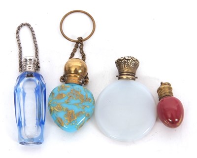 Lot 171 - Mixed Lot: Four antique small scent bottles to...