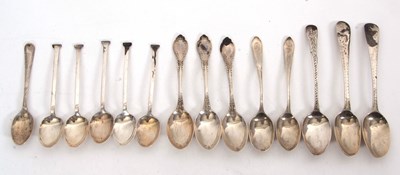 Lot 186 - Mixed Lot: Twelve hallmarked silver teaspoons,...