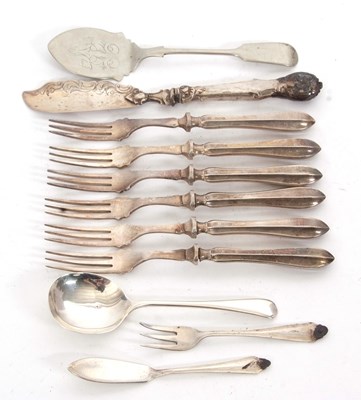 Lot 189 - Mixed Lot: Set of six silver handled dessert...