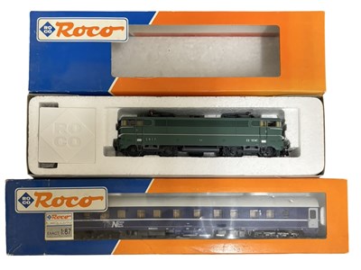 Lot 52 - A boxed Roco H0 gauge 43568 diesel engine,...