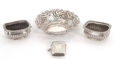 Lot 190 - Mixed Lot: An Edwardian silver vesta...