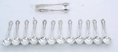 Lot 148 - Twelve George V silver Albert pattern...