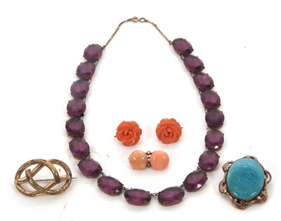Lot 265 - A mixed lot of jewellery: to include a pair of...