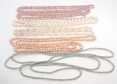 Lot 273 - A quantity of cultured pearls, to include long...