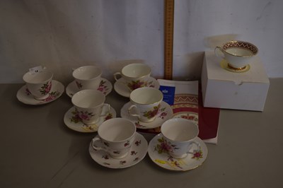 Lot 14 - A collection of various floral decorated tea...