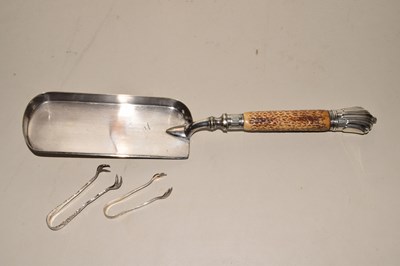Lot 124 - A horn handled silver plated crumb tray and...