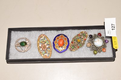 Lot 127 - Group of costume jewellery brooches