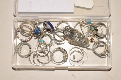 Lot 136 - Collection of various white metal rings