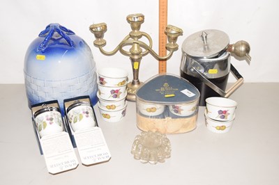 Lot 171 - Mixed Lot: Royal Worcester Evesham table wares,...