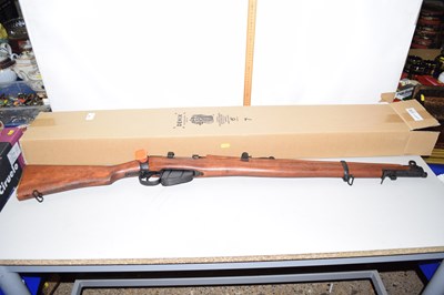Lot 187 - A Denix reproduction SMLE MKIII rifle