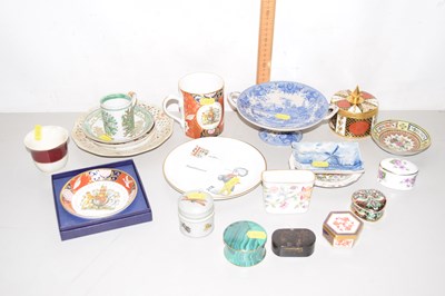 Lot 218 - Mixed Lot:Various ceramics to include an...