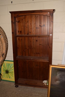 Lot 272 - A modern pine adjustable bookcase