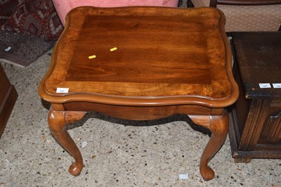 Lot 327 - A 20th Century cabriole legged coffee table