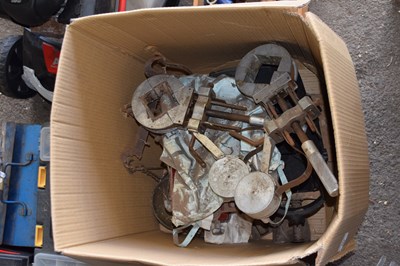 Lot 429 - One box of various assorted tools