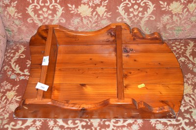 Lot 789 - Small pine wall mounted shelf