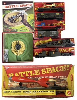 Lot 55 - A collection of boxed Triang 00 gauge Space...