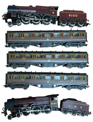 Lot 204 - A pair of 00 gauge Rivarossi locomotives and...