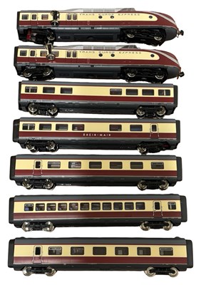 Lot 209 - A pair of 00 gauge Roco Trans Europ Express...