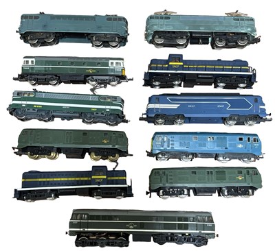 Lot 221 - A collection of various 00 gauge diesel engines