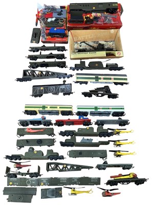 Lot 213 - A collection of Triang 00 gauge Battle Stars...