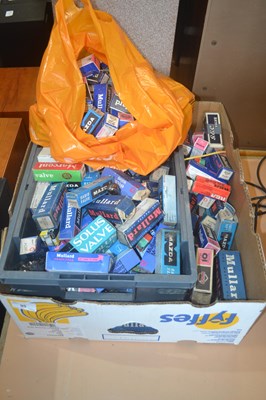 Lot 95 - A box of various assorted vintage valves to...