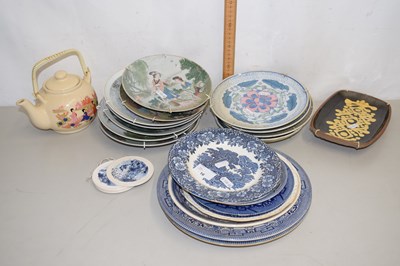 Lot 16 - Quantity of ceramic collectors plates, various...
