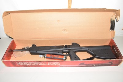 Lot 34 - A Crosman Night Stalker air rifle with CO2...