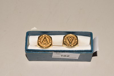 Lot 102 - Box containing a pair of signet rings