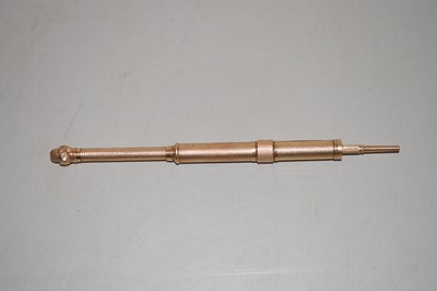 Lot 109 - A propelling pencil
