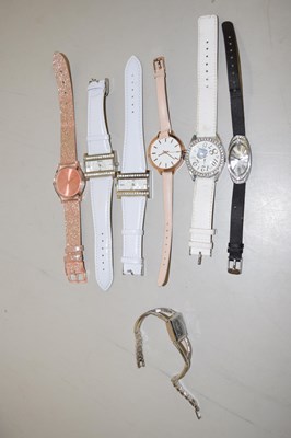 Lot 113 - Box containing a quantity of wristwatches