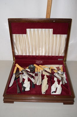 Lot 147 - Box containing a quantity of cutlery