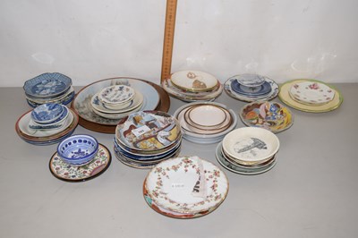 Lot 165 - Mixed lot of ceramics, mainly saucers and...