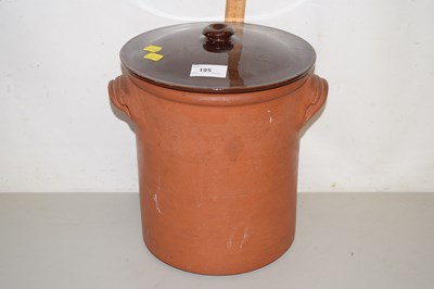 Lot 195 - Large stone ware pot and cover