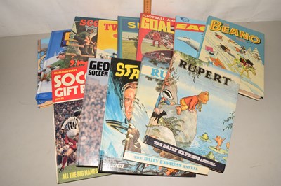 Lot 522 - Box of children's annuals, Rupert, Star Trek...