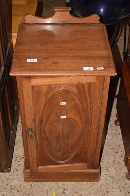 Lot 284 - An Edwarding mahogany bedside cabinet