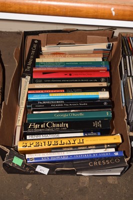 Lot 671 - Mixed box of books to include art interest