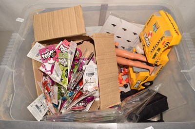 Lot 685 - Assorted toys and key chains
