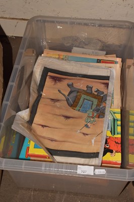 Lot 707 - Box of children's 20th Century annuals