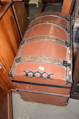 Lot 839 - A large modern chest