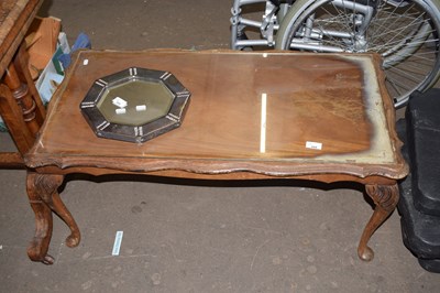 Lot 849 - A small coffee table (a/f)