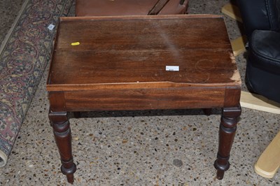 Lot 313 - Small rectangular coffee table on turned legs