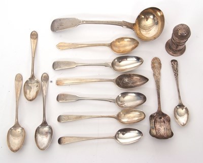 Lot 25 - Mixed Lot: Victorian fiddle pattern sauce...