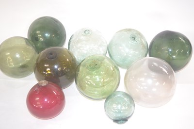 Lot 290 - Box containing a quantity of glass floats