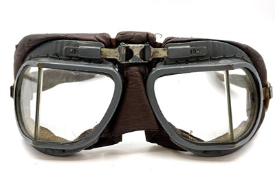 Lot 151 - Second World War RAF MKVIII flying goggles