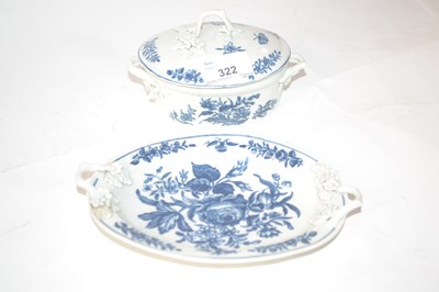 Lot 322 - An 18th Century Worcester butter tub, cover...